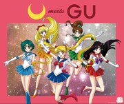 「美少女戦士セーラームーン」×GUコラボのビジュアル。