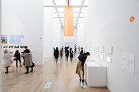 第19回文化庁メディア芸術祭の受賞作品展の様子。