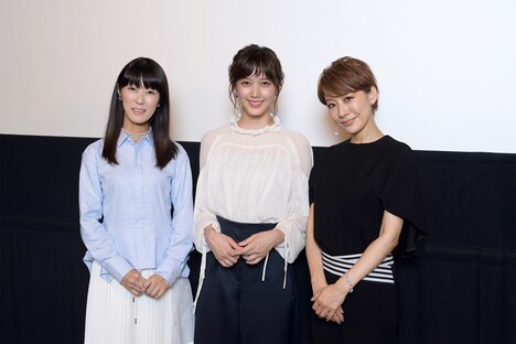 左から釘宮理恵、本田翼、朴ろ美。