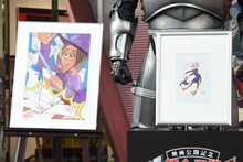 左からイラストコンクールで「ハガレン賞」を受賞した作品と、荒川弘による描き下ろしイラスト。