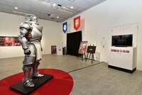 「映画公開記念『鋼の錬金術師展』」の様子。