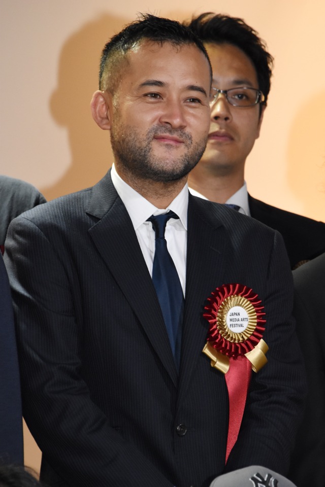 石塚真一