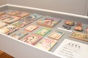 功労賞に選ばれた、昭和漫画館青虫館長・高野行央のコレクション。