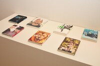 マンガ閲覧コーナーも用意されている。