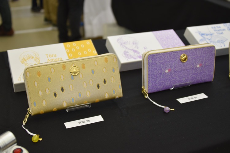 プレミコブースの様子。販売アイテムの実物が展示されている。