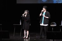 左から田中美海、徳武竜也。首から下げているのは「ミケ」「ポチ」と書かれた家畜の証。