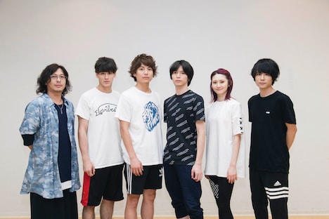 左から西田大輔、才川コージ、宮崎秋人、北村諒、大久保聡美、樋口裕太。