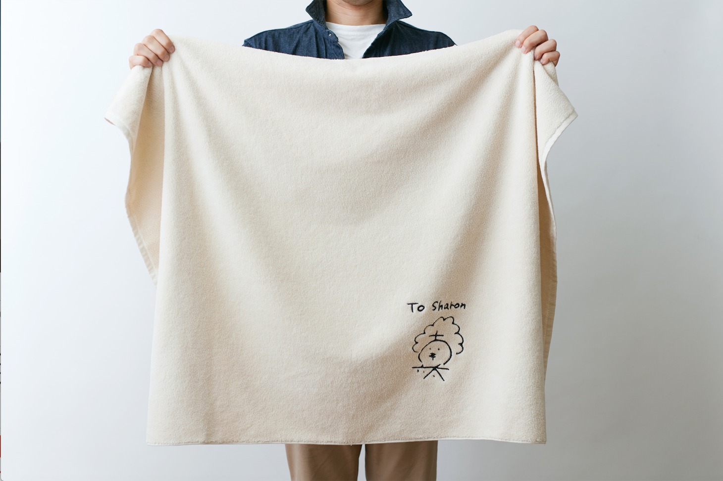 「宇宙兄弟32巻記念セット」に付属するブランケット。