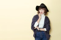 「忍たま乱太郎」をモチーフにしたベルト付きストール。