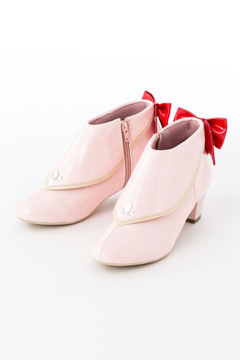 鹿目まどかモデルのレインシューズ。