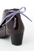 暁美ほむらモデルのレインシューズ。