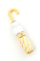 巴マミモデルの折りたたみ傘。