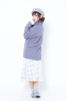 フラットパンプス（ワイルドギースモデル）の着用画像。