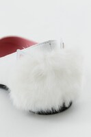 ティッピーモデルのフラットパンプス。