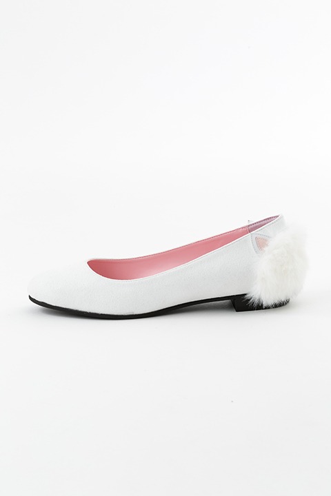 ティッピーモデルのフラットパンプス。