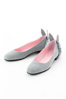 ワイルドギースモデルのフラットパンプス。