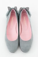 ワイルドギースモデルのフラットパンプス。