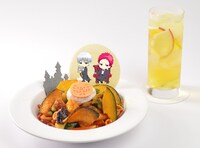 「赤司と黛のハロウィン限定 かぼちゃ、野菜、ポーチドエッグのペンネアラビアータ（オリジナルアップルジュース付）」