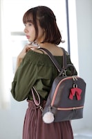 岡田紗佳とコラボ商品。