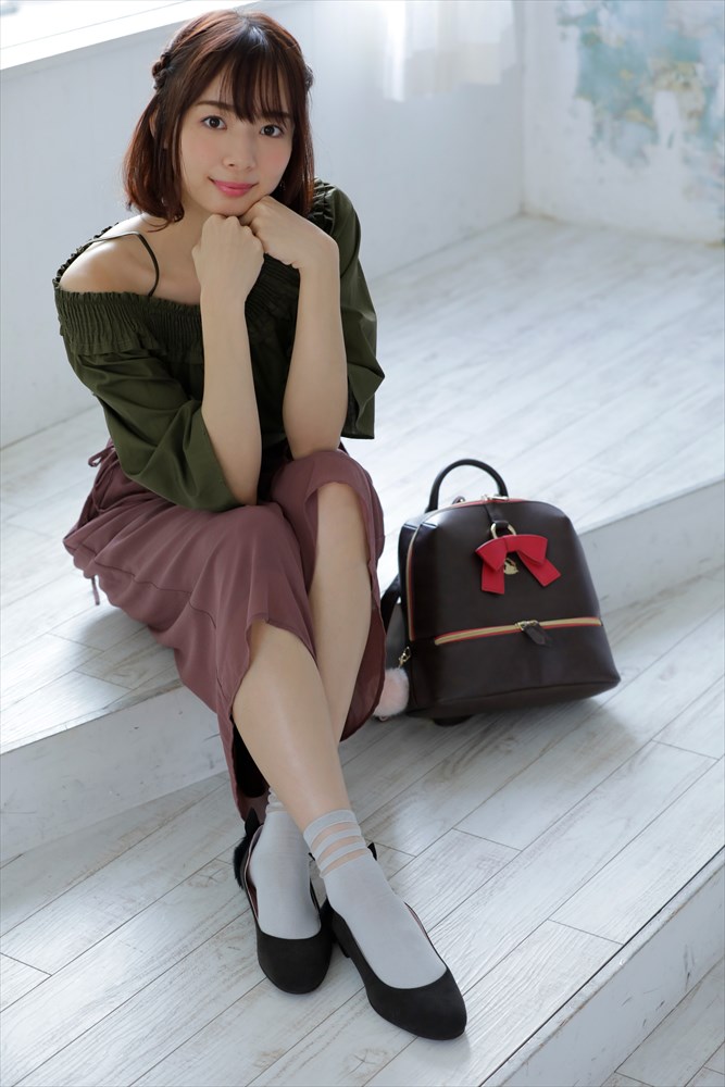 岡田紗佳とコラボ商品。