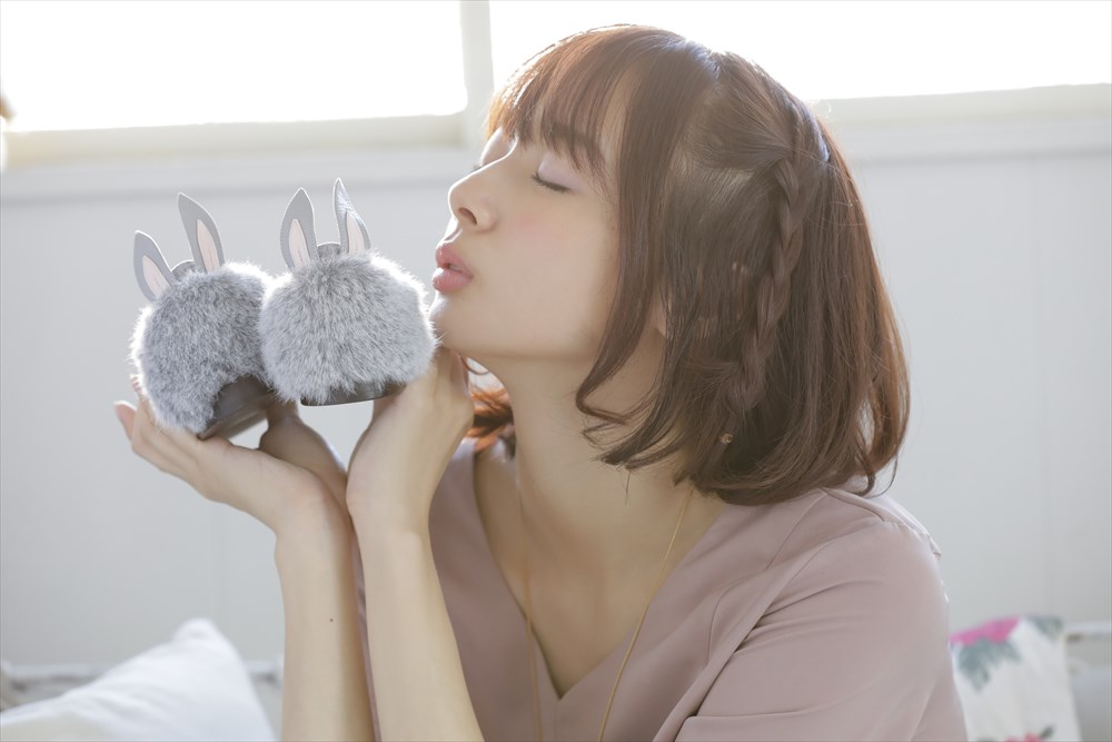 岡田紗佳とコラボ商品。
