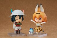 「ねんどろいど サーバル」と「ねんどろいど かばん」を並べてディスプレイした様子。