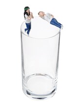 「聖☆おにいさん」14巻限定版に付属する「コップのフチ子公認おにいさんフィギュア」(c)中村光／講談社