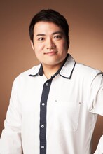 志賀剛司役の筒井俊作。