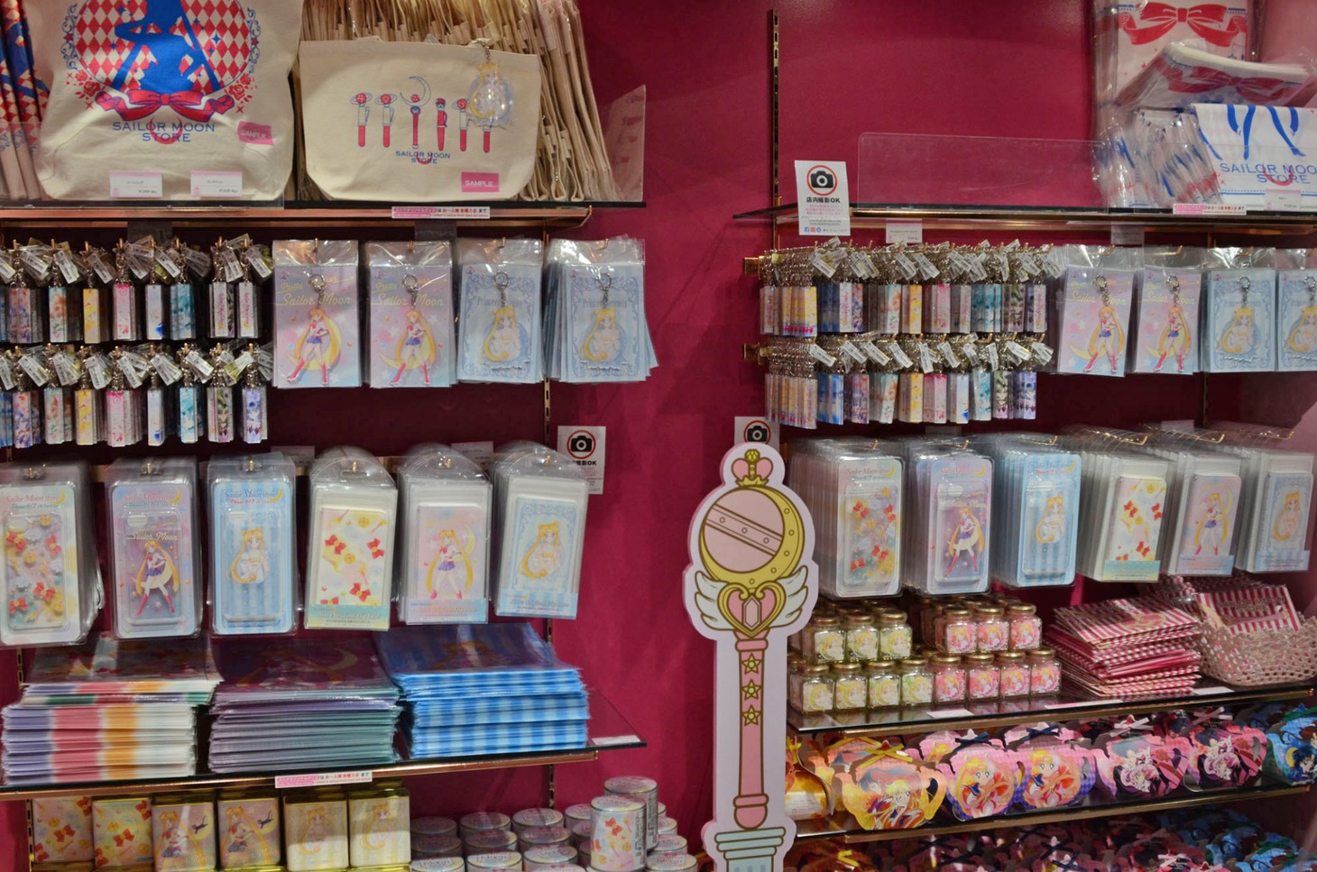 「Sailor Moon store」の店内。