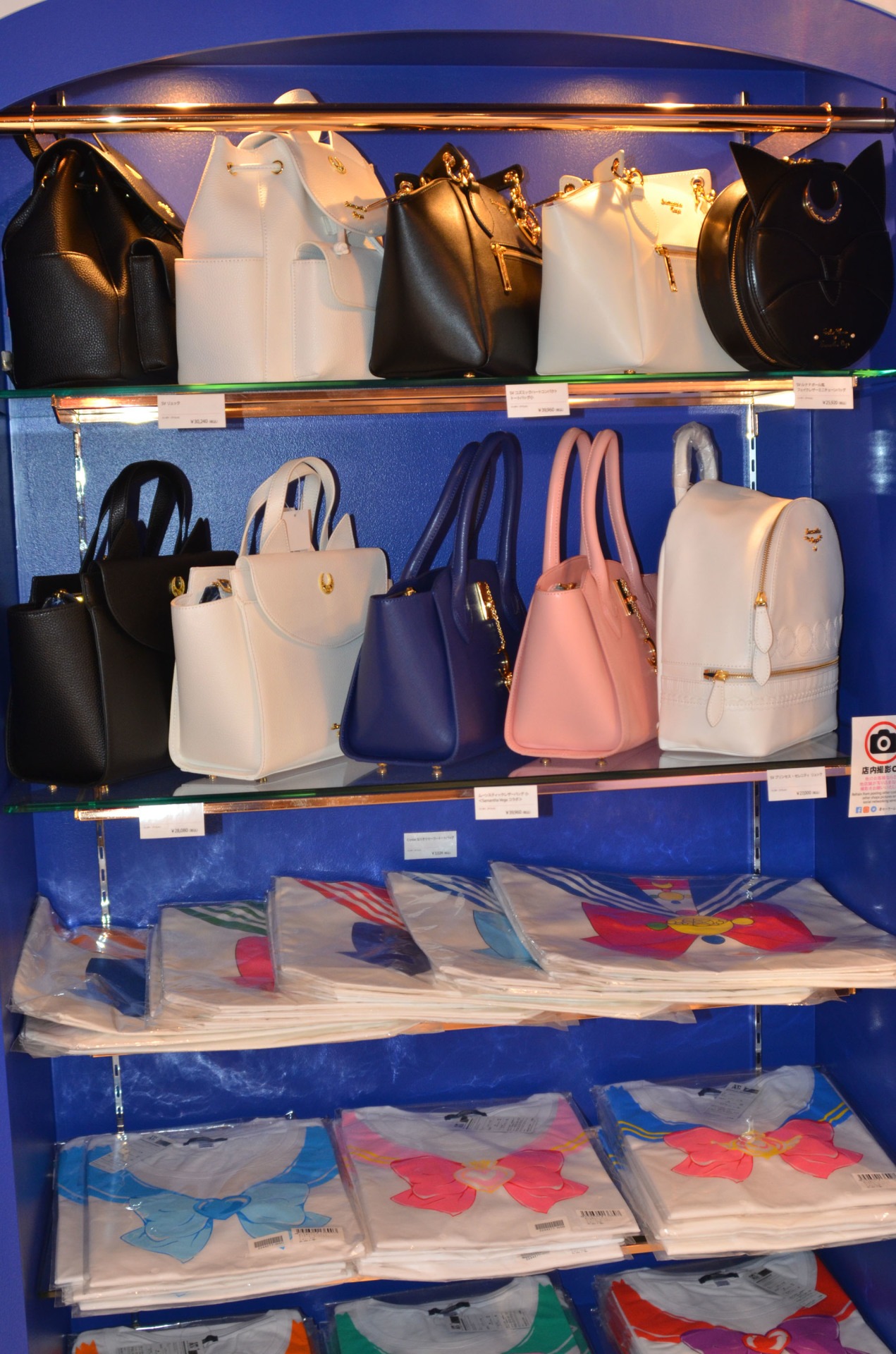 「Sailor Moon store」の店内。