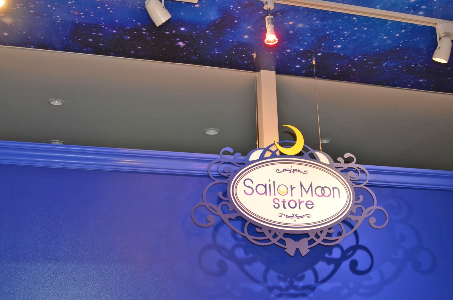 「Sailor Moon store」の店内。