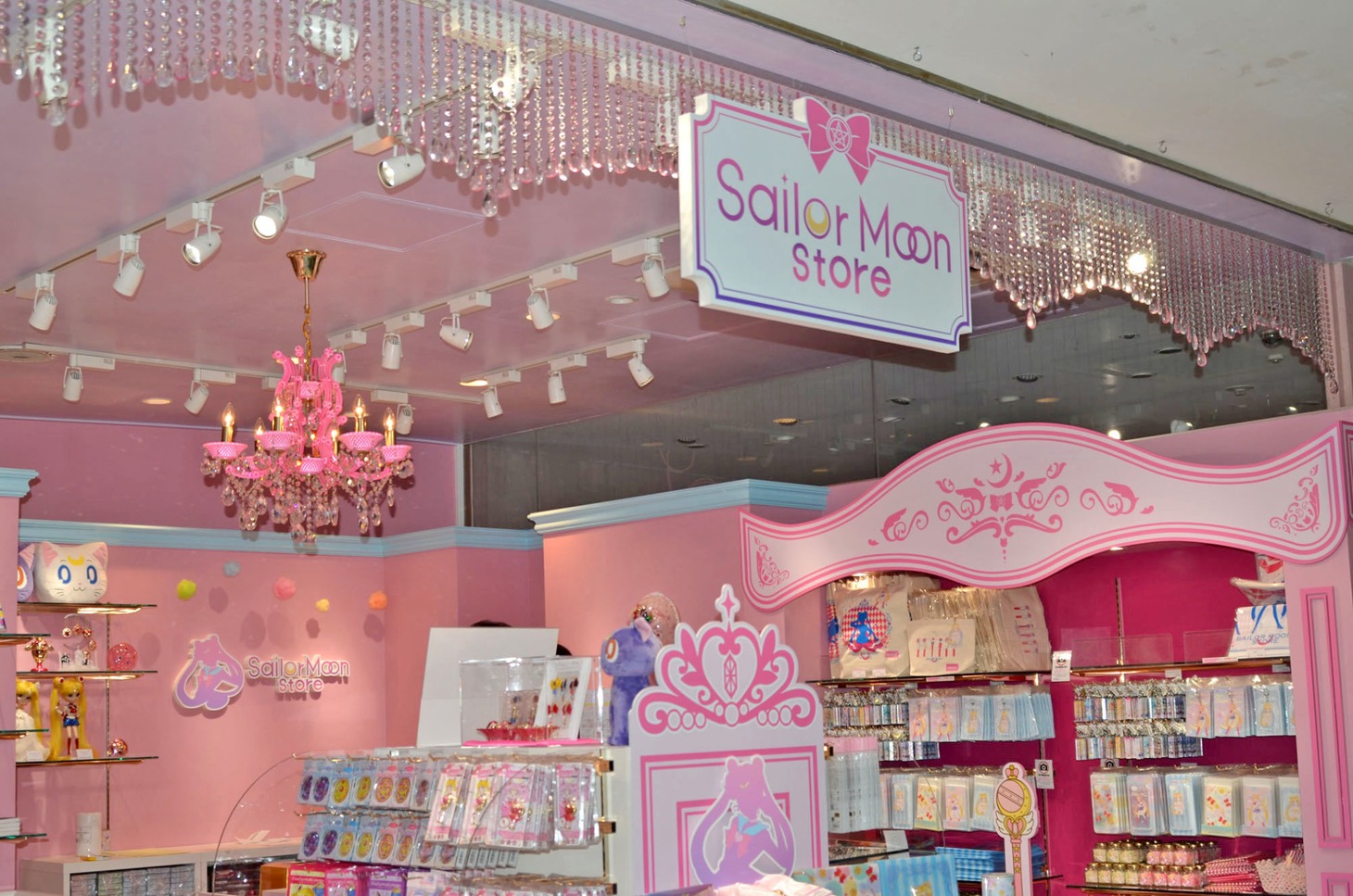 「Sailor Moon store」の店内。