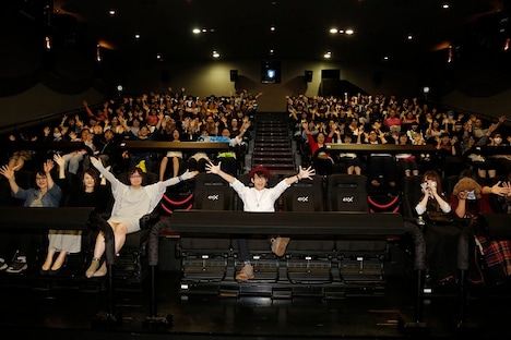 記念撮影の様子。