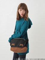 「NEW GAME!! 篠田はじめイメージ ゲームバッグ」の使用イメージ。