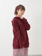 「NEW GAME!! ゲームパーカー」ボルドーの着用イメージ。