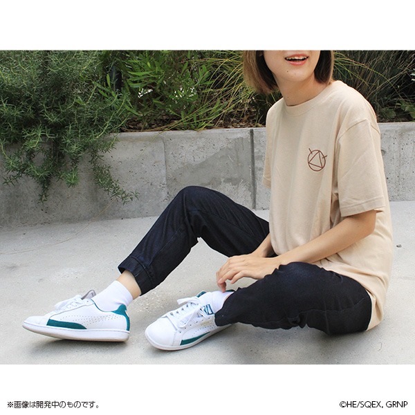 「魔法陣Tシャツ」着用例。