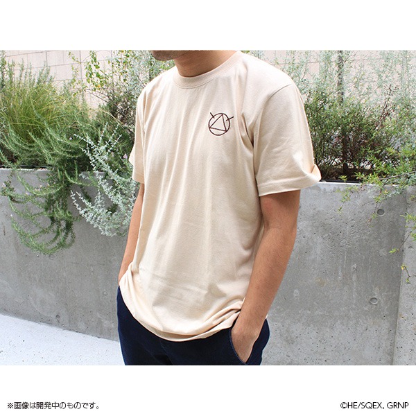 「魔法陣Tシャツ」着用例。