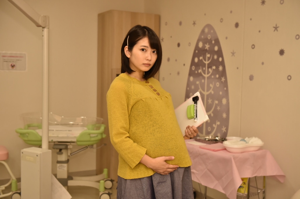 早見マナ役の志田未来。(c)TBS