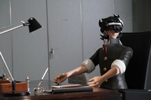 鹿賀丈史が声を担当する校長。