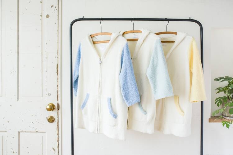 ユーリ コラボルームウェア第2弾 ゆったりパーカータイプが登場 コミックナタリー