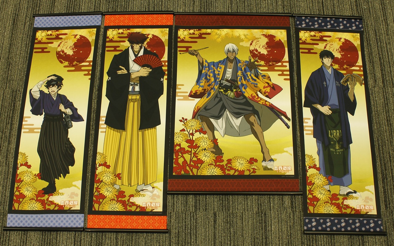 会場で販売される掛け軸風タペストリー。