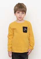 「怪物くん」×グラニフのコラボアイテム着用例。