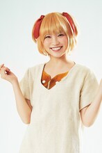 高橋果鈴演じるサミ。