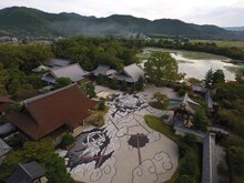 「ONE PIECE ART NUE 大覚寺『魔獣と姫と誓いの花』展」の石絵。(c)尾田栄一郎/集英社/京都麦わら道中記推進委員会