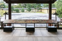 「ONE PIECE ART NUE 大覚寺『魔獣と姫と誓いの花』展」の展示。(c)尾田栄一郎/集英社/京都麦わら道中記推進委員会