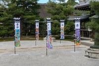 「ONE PIECE ART NUE 大覚寺『魔獣と姫と誓いの花』展」の展示。(c)尾田栄一郎/集英社/京都麦わら道中記推進委員会