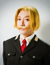 川本成扮するオウル。