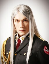 鈴木省吾扮するグロッシュラー。