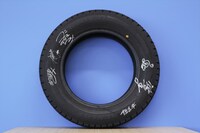 キャストのサインが入った「WINTER MAXX 02」。