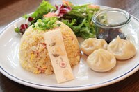 「ネコノヒーのチャーハンと小龍包のセット」1200円（ドリンクセット1800円）